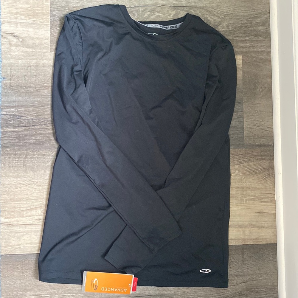 Women’s fitted long sleeve fitness shirt